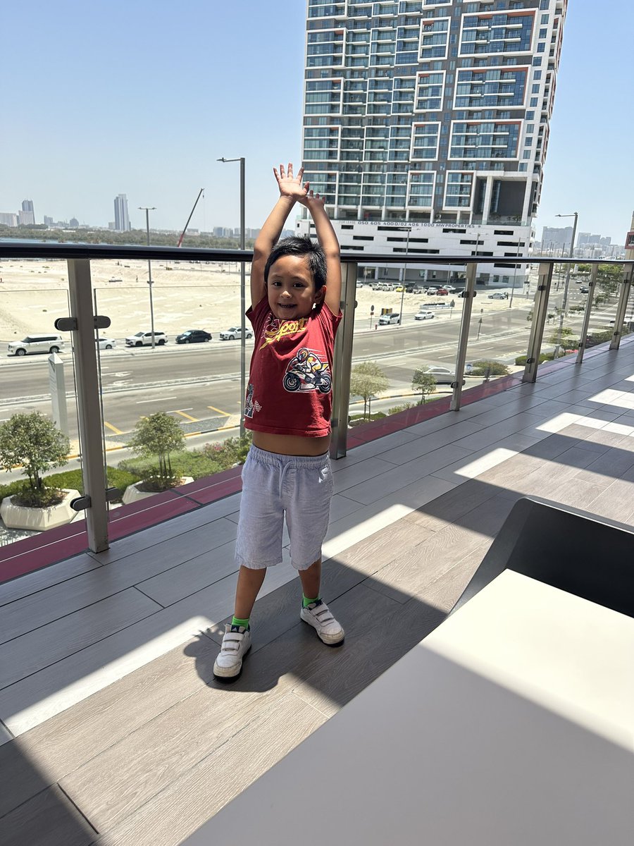 BisdakV's tweet photo. A Saturdate with my favorite duo at Al Reem Mall!
#AlReem #AbuDhabi #UAE #weekend #family #love #hope https://t.co/UEy5vYSFCt