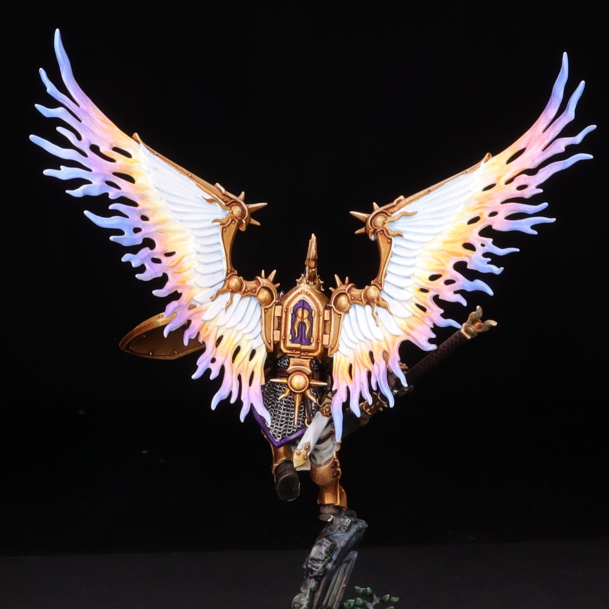 My dad is a minister so I'm painting him an angelic Stormcast for Father's Day. He's also agreed to play DnD so this will serve as a Paladin with a celestial fly ability.

#warhammer #paintingwarhammer #paintingminiatures #tabletopgames #wargaming