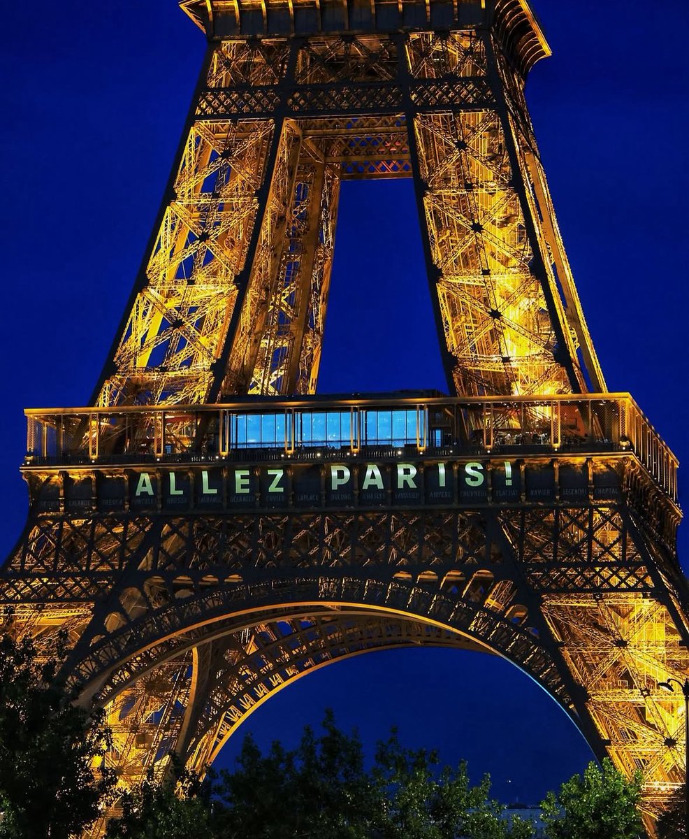 🤩 Eyfel, bu gece PSG’nin her golünde parıldayacak.

#AllezParis