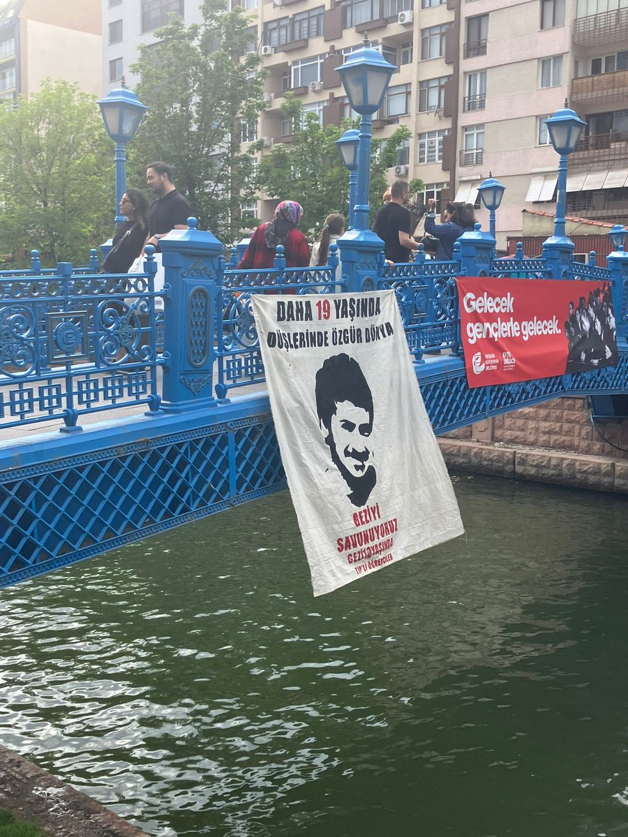 Eskişehir'den sesleniyoruz:

Ali İsmail Korkmaz'ın düşleriyle yaşayan gençlik, Gezi Direnişi'ni savunmaktan vazgeçmeyecek!