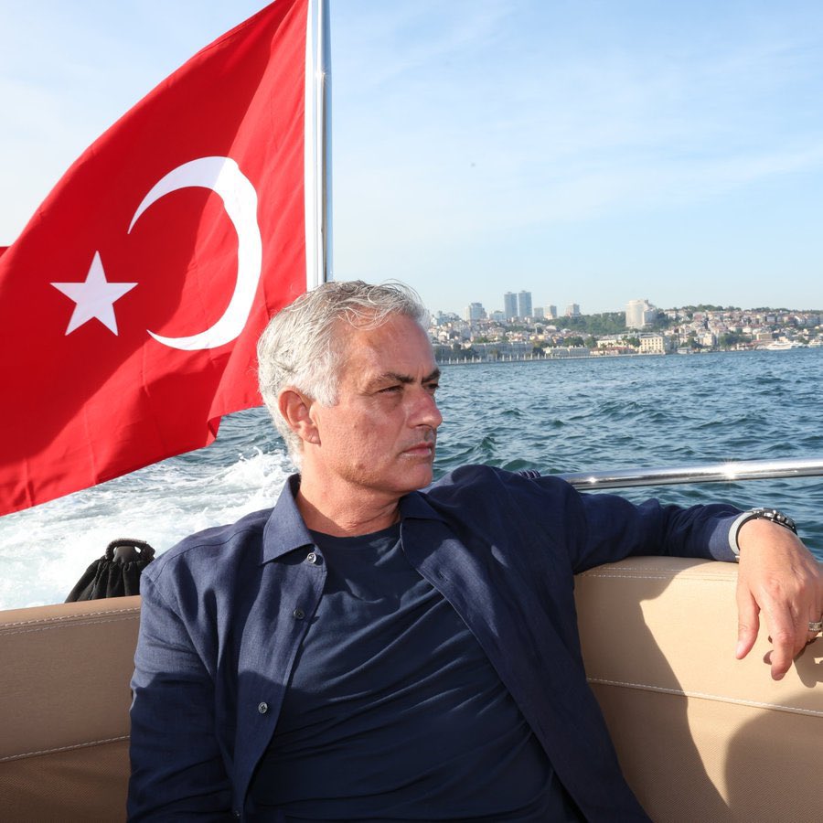 vmhaber's tweet photo. Jose Mourinho: "11,5 aydır kaldığım Türkiye'den yarın ayrılıyorum.

Biraz araya ve dinlenmeye ihtiyacım var. Geri döneceğim." https://t.co/glRKAVdgFM