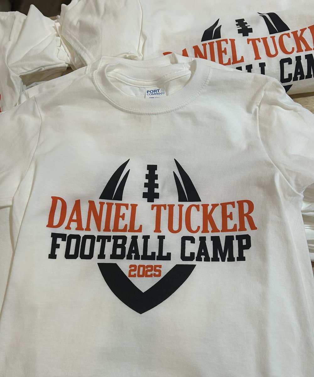 Thursday was a blast! Thank you for all the campers coming out to the 1st Daniel Tucker Youth Camp! 

Also huge shoutout to the players and coaches for helping run a great camp! 

Thank you to the best TD Club for making it happen and Threads 931 for the Camp Shirts!