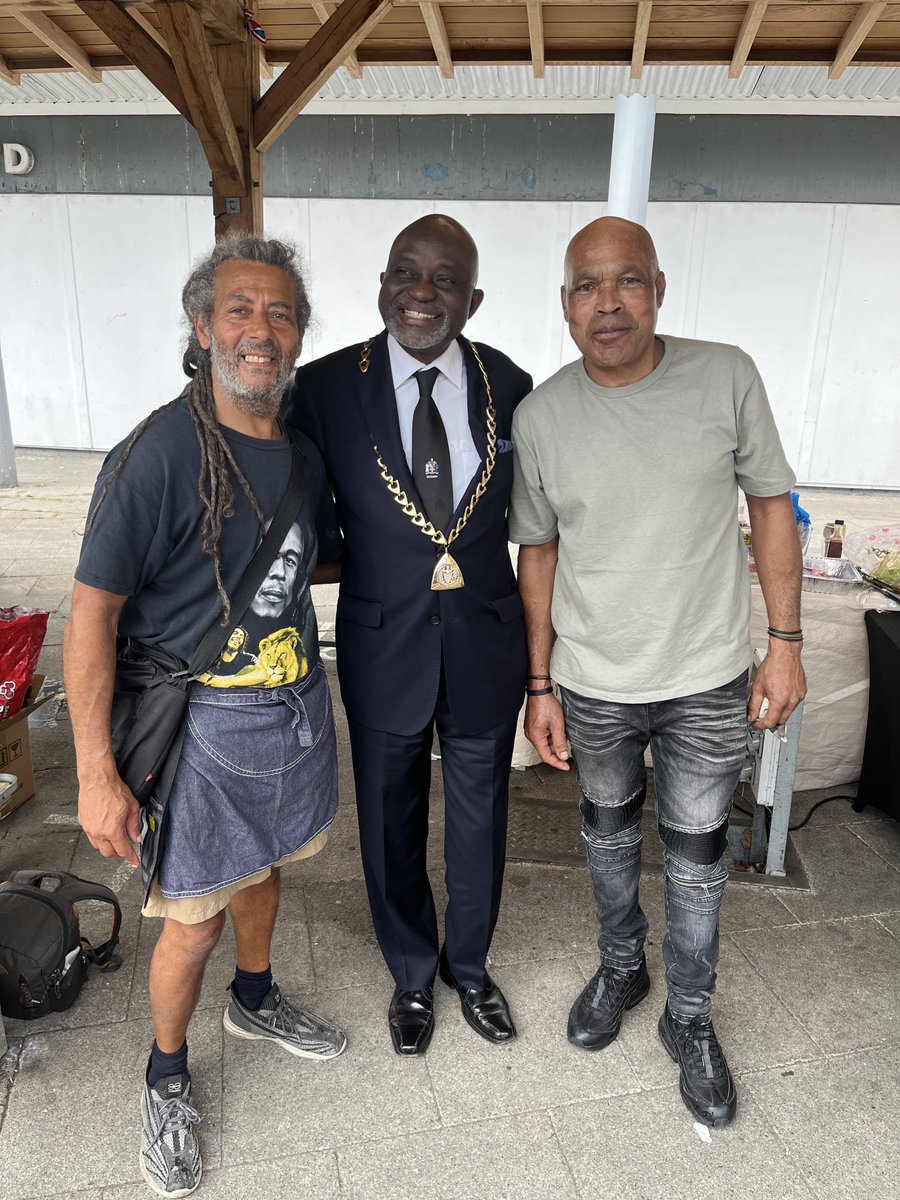 sunnylambe's tweet image. Great @SouthwarkMayor joining #BermondseyLatinoCommunity today in celebration of our diverse #LocalCultures #Heritage #Enterprise in the #BlueBermondsey Well done @ErikaHuatosCastaneda @bluebermondsey @BigLocalWorks1 @Southwarkcouncil #LocalEconomyTeam