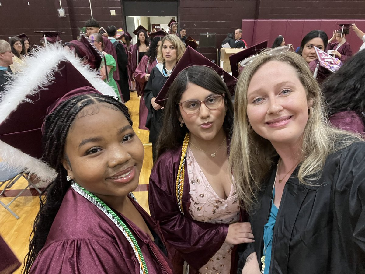 Blu DeVanon tweet media