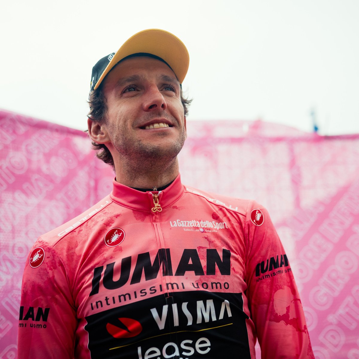 vismaleaseabike's tweet photo. 🇮🇹 #GirodItalia

You did it, Simon. 🩷 https://t.co/j4tsjgKX1e