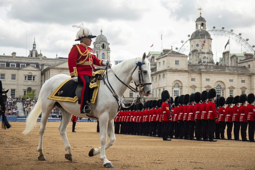 ArmyInLondon's tweet photo. The Major General’s Review is the first of 3 spectacular public parades which culminate in The King’s Birthday Parade on 14th June. This year the Coldstream Guards will troop a new Colour and celebrate 375yrs of service to the nation. @BritishArmy @ColdstreamGds @GrenadierGds https://t.co/ZSnopbnkQB