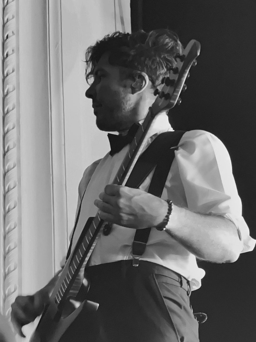 more b&amp;w. <a href="/rickyarmellino/">Ricky Armellino</a> this time. 
silver scream-a-thon night 2, new jersey