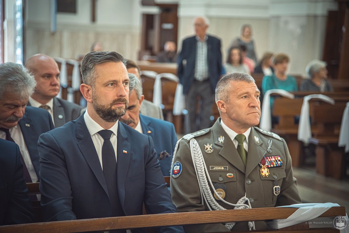 D2KP_DKL's tweet photo. Uroczystość 140. rocznicy urodzin gen. Mariana Kukiela za nami. Hołd, apel pamięci, salwa, orkiestra i wielki szacunek dla historii 🇵🇱 #Pamiętamy #WojskoPolskie
@MON_GOV_PL @SztabGenWP @DowOperSZ @DGeneralneRSZ @Malopolski_UW @Polska_Zbrojna @Defence24pl