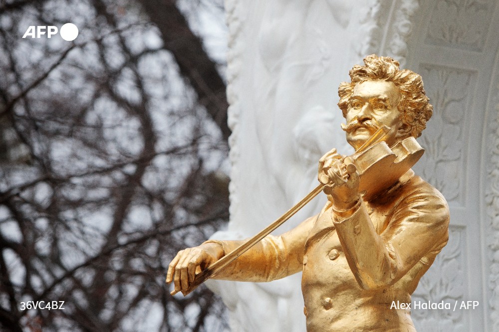 Johann Strauss II's "The Blue Danube" has conjured images of interstellar travel since it was used in the sci-fi classic "2001: A Space Odyssey".

On Saturday, the waltz will truly travel among the stars when a performance of it is broadcast into space.

u.afp.com/SpFh