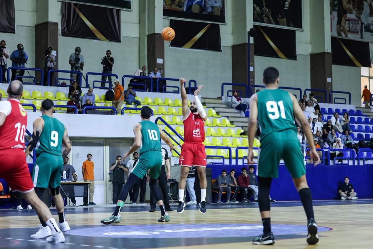 انتهاء الفترة الثالثة ⛹️‍♂️

🏆 نهائي دوري السوبر 

🔴 الأهلى    65
🟢 الاتحاد  61

 #يلا_يا_أهلي