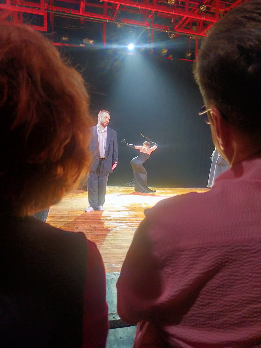 Я  сегодня театрал