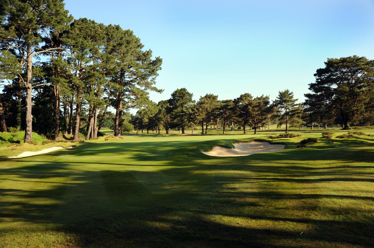 4 INCREDIBLE COURSES in ONE Bournemouth Golf Trip 🏌️‍♂️ (Staying at Hilton Bournemouth) 

✅ 1 round at Remedy Oak Course
✅ 1 round at Parkstone Golf Club
✅ 1 round at Broadstone Golf Club
✅ 1 round at Ferndown Golf Club

Book for 2026, from £659pp: yourgolftravel.com/hilton-bournem…