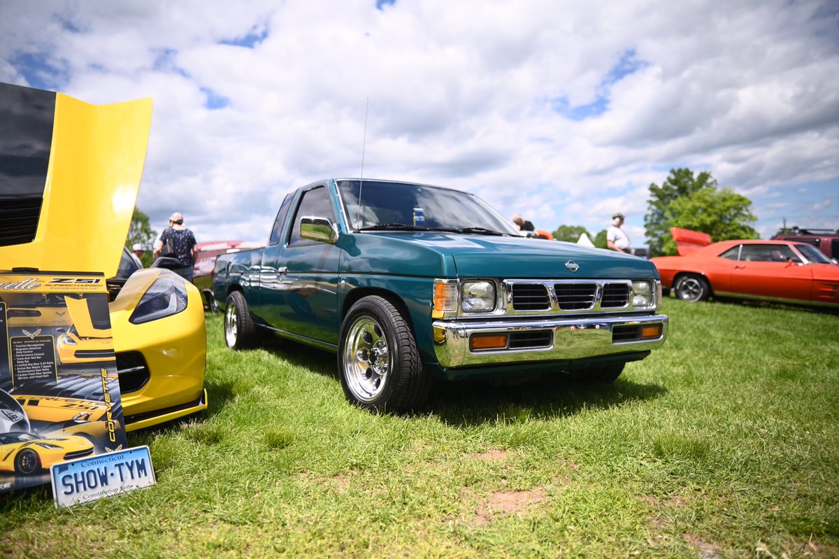 INK_DAVINCI's tweet photo. 🇺🇸🛻 #NissanHardbody #D21 #CarShow #JDM https://t.co/EP7G18BmYn