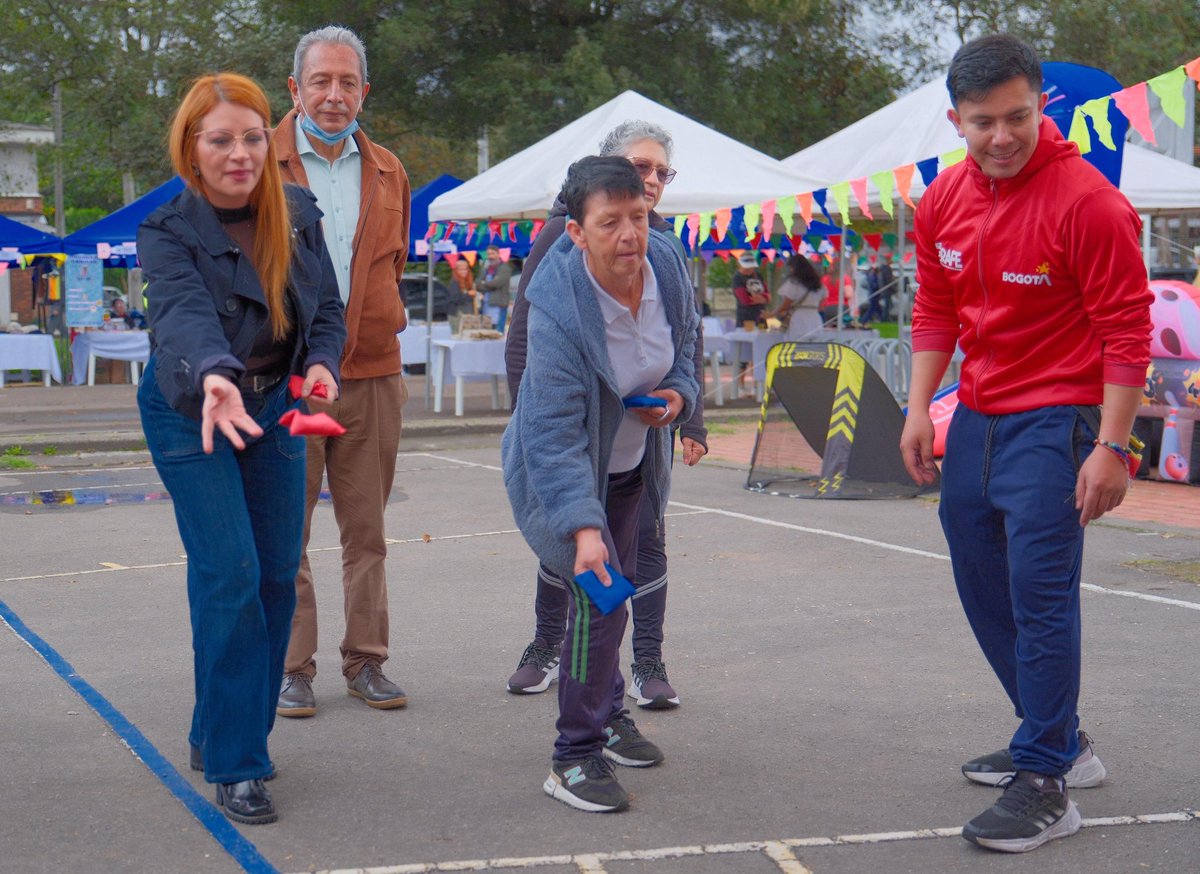 🎉 ¡Diversión en familia en el TeusaFest! 🎲👨‍👩‍👧‍👦

¡En TeusaFest la alegría es de todos! Ven con tu familia y disfruta de una jornada llena de juegos, risas y momentos inolvidables. 🧩 Desde los más chiquitos hasta los más grandes, todos tienen un espacio para jugar, compartir y
