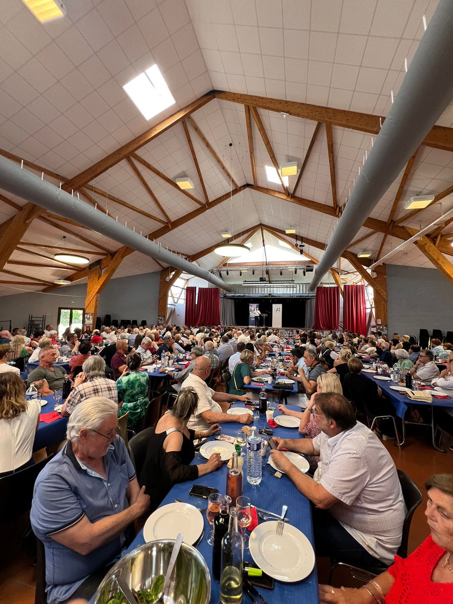 RNational11's tweet photo. Quel incroyable succès pour notre grand repas à Pexiora en présence de Jean-Philippe Tanguy, député de la Somme ! 
Les Audois veulent reprendre leur destin en main 🇫🇷
Rejoignez la première force politique du département : https://t.co/D9xAvuiQU3 https://t.co/DTSw6pA76h