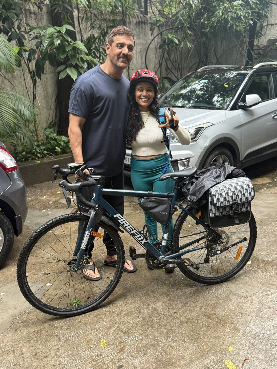 SamiMountaineer's tweet photo. What a human never met any actor who genuinely cares for the better society! I asked for 2mins audience with him and he spared 20mins for me 
I’m so fortunate to be supported by @TheJohnAbraham sir for This Mission Mount Everest-women empowerment cycling campaign (3500kms-70days) https://t.co/rMnZdvGo1P