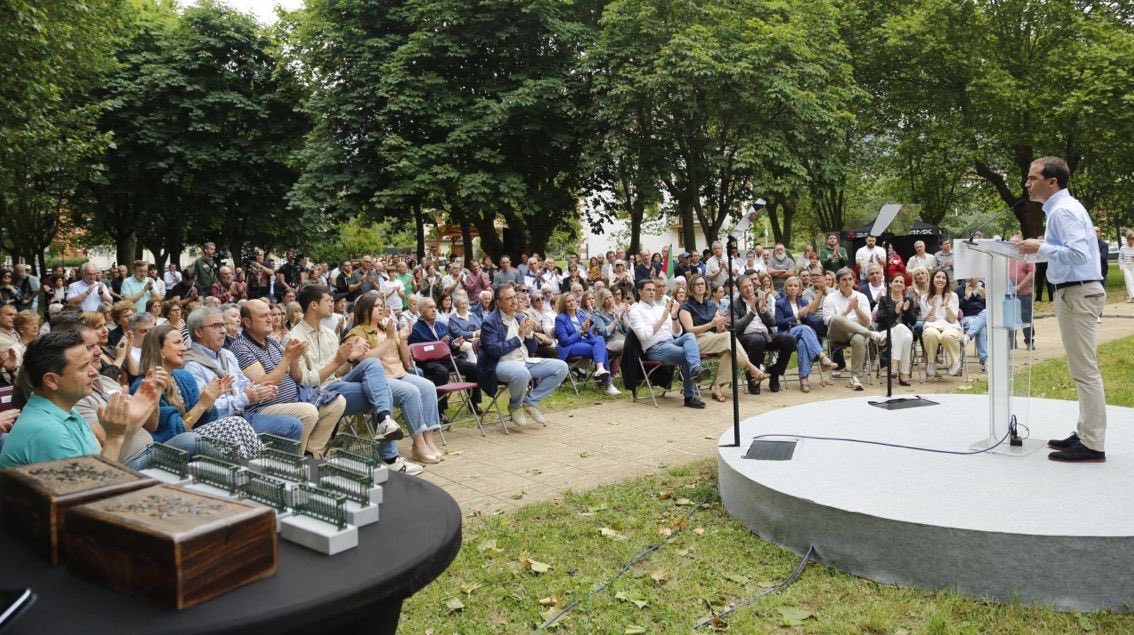 eajpnvabanto's tweet image. 🔴🟢⚪🔴🟢⚪🔴🟢⚪🔴🟢⚪

Alderdikide eguna gaur Muskizen

Homenaje a Andoni Ortuzar y Joseba Aurrekoetxea

Meatzaldeko eta Ezkerraldeko lagunekin

Alderdia gara

@eajpnvbizkaia 

🔴🟢⚪🔴🟢⚪🔴🟢⚪🔴🟢⚪