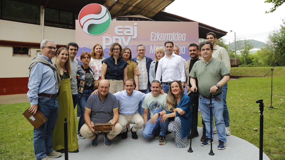 eajpnvabanto's tweet image. 🔴🟢⚪🔴🟢⚪🔴🟢⚪🔴🟢⚪

Alderdikide eguna gaur Muskizen

Homenaje a Andoni Ortuzar y Joseba Aurrekoetxea

Meatzaldeko eta Ezkerraldeko lagunekin

Alderdia gara

@eajpnvbizkaia 

🔴🟢⚪🔴🟢⚪🔴🟢⚪🔴🟢⚪