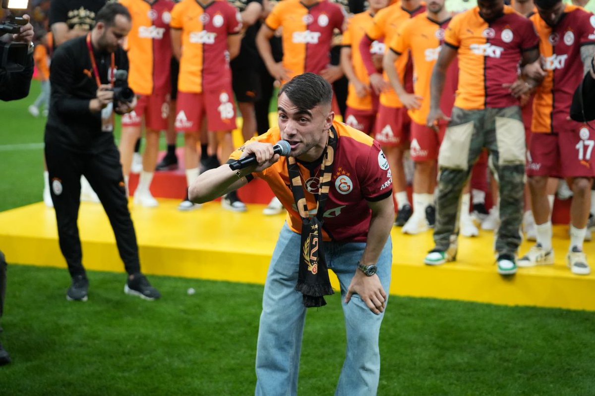 ultrAslan (@ultraslan) on Twitter photo HÜCUM ✅️
SAVUNMA ✅️
GOL ✅️
ASİST ✅️
ÜÇLÜ ✅️
DAVUL ✅️
ANONS ✅️
NEREDE, NE LAZIMSA ORADA! 😅
SIRADA NE VAR? <a href="/yunusakgun17/">Yunus Akgün</a>
#ultrAslan HÜCUM ✅️
SAVUNMA ✅️
GOL ✅️
ASİST ✅️
ÜÇLÜ ✅️
DAVUL ✅️
ANONS ✅️
NEREDE, NE LAZIMSA ORADA! 😅
SIRADA NE VAR? <a href="/yunusakgun17/">Yunus Akgün</a>
#ultrAslan