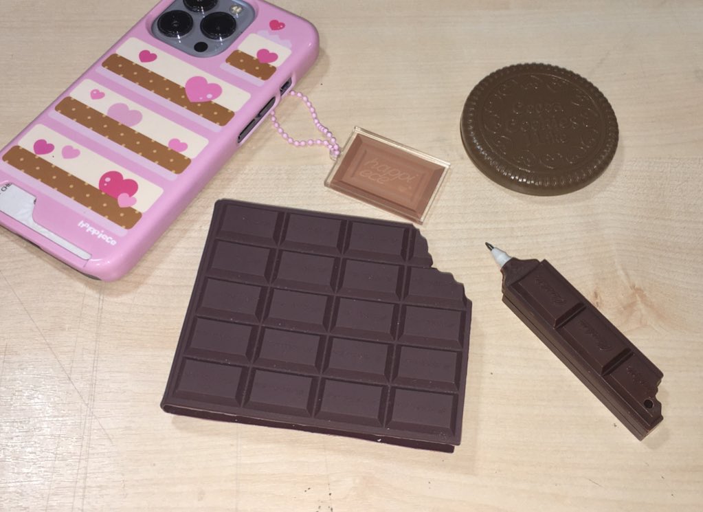 #rt 한 분께 케이스를 보내드립니다⑅°｡
🍰 딸기 케이크 케이스 open! 

06. 01  20:00 ~ 06. 03  23:00
🍰🍓🍫
딸기 케이스와 함께 달콤한 날들을 보내세요! 

❥ 첫 오픈 기념 모든 구매자 분들께 초코별 핀버튼을 드립니다
*선착순 3분께는 초콜릿 키링을 함께 드려요໒꒱

witchform.com/deposit_form.p…