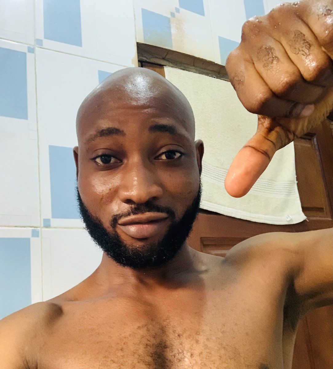 Repeat after me!
“ Each brother, a sentinel”
“ Each scalp, a symbol”
“ They do not follow trends, they follow each other”
“In a world this broken, one truth remains”
“ Brothers help brothers” 🔥
Hope I’m bald enough to be accepted into the brotherhood? <a href="/baldbrothers_/">bald bröthers</a>
