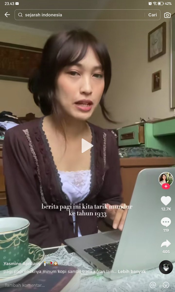 subaItern's tweet photo. Akhirnya nemu konten kreator di tiktok yg bahas sejarah dari koran2 lama, sangat jarang sekali. Selain iku, mbak e ayu pisan https://t.co/UsuYifwTEv