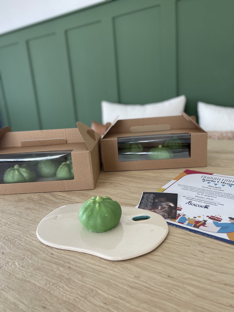 TIᘔIᗩᑎᗩ tweet media