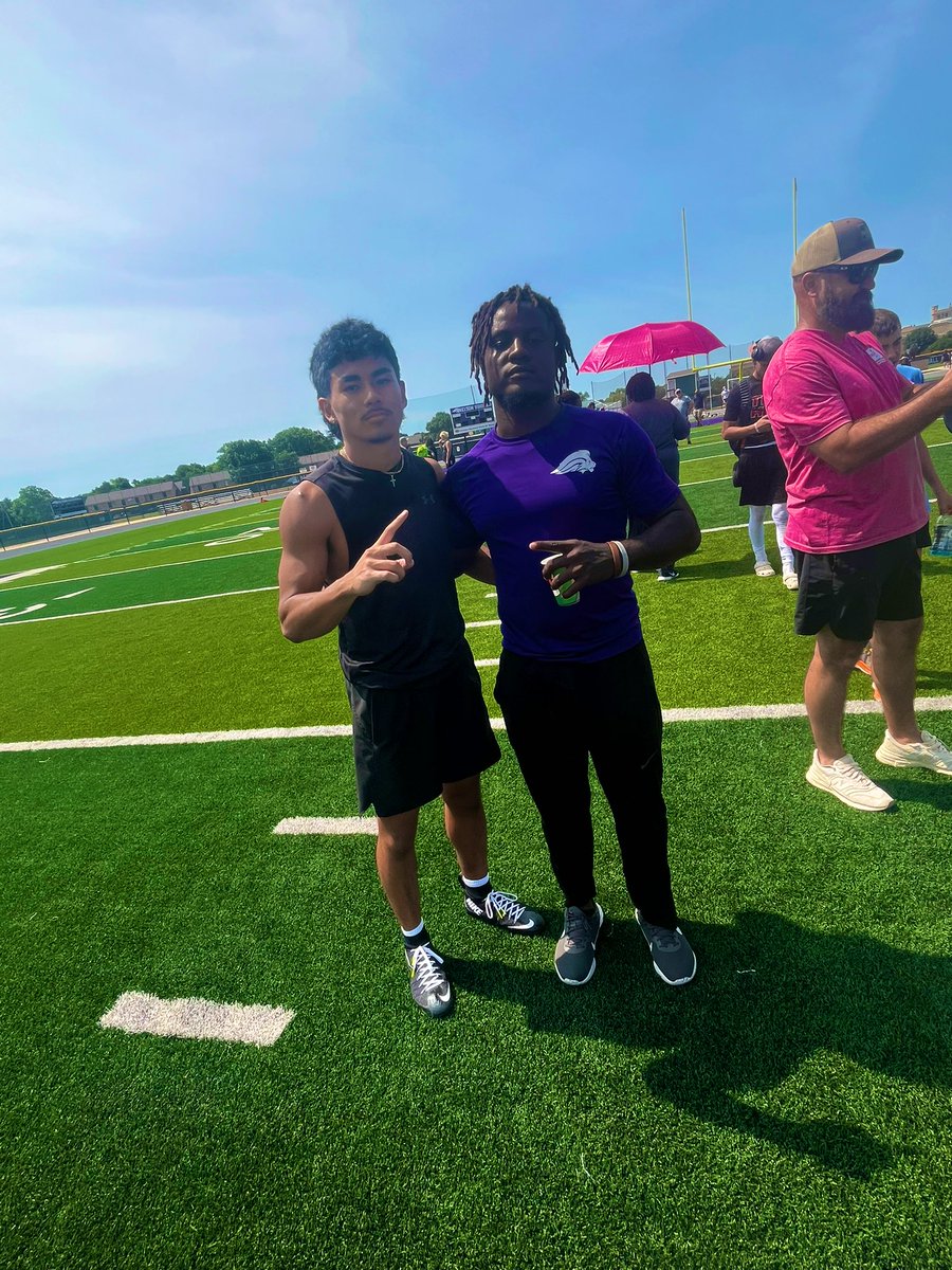 Hard work and competing all day at @SAGU_football. Thanks @Rigginn2 , <a href="/Coach_MacSAGU/">Blake McCulloch</a> , <a href="/coach_hudgins/">Jared Hudgins</a> , <a href="/cliffmaderon23/">Ronnie Murphy</a> for a great camp. #texas