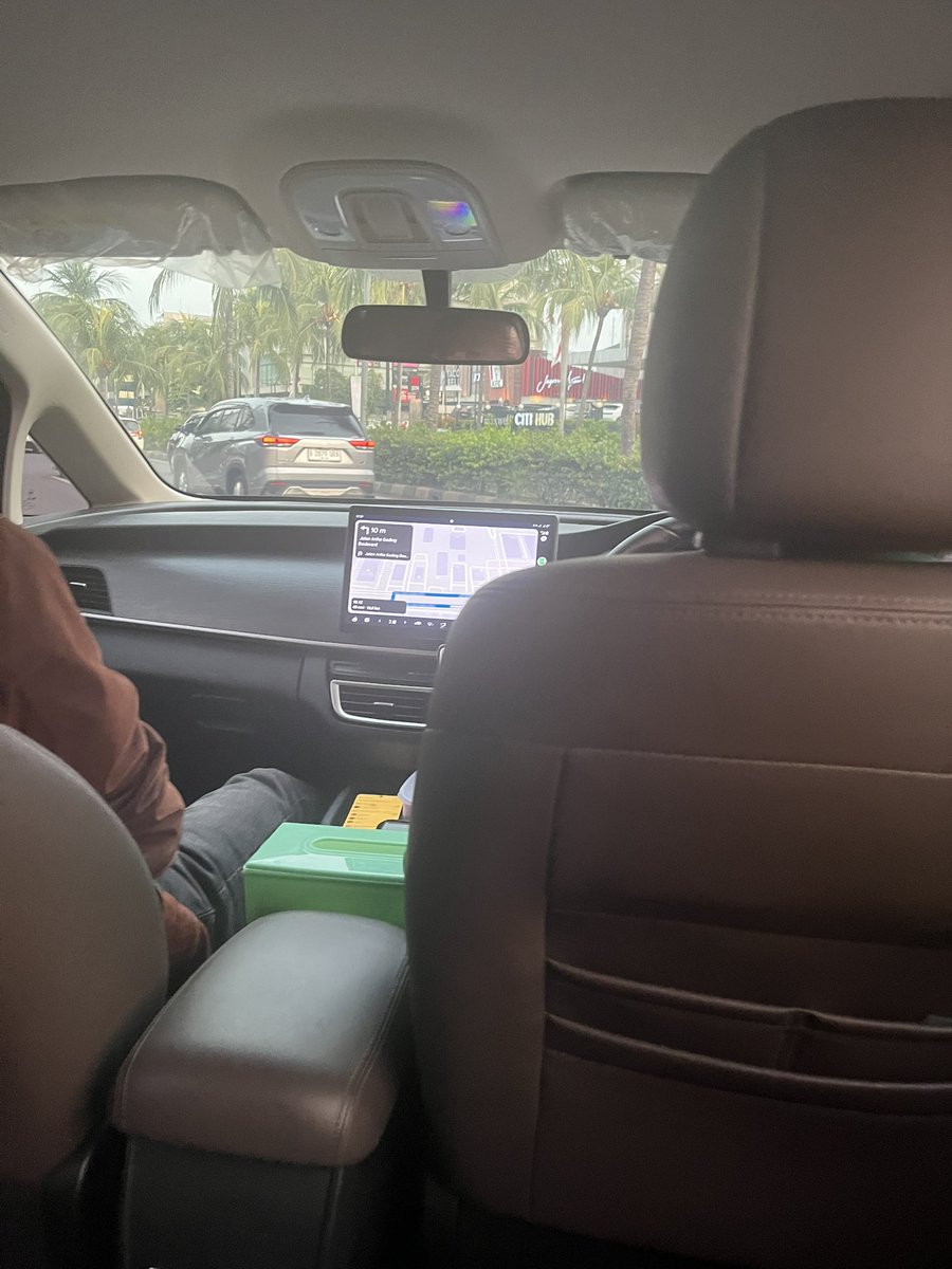 Syit men tadi macet2an di kelapa gading tidur pules skrg jdi susah tidur