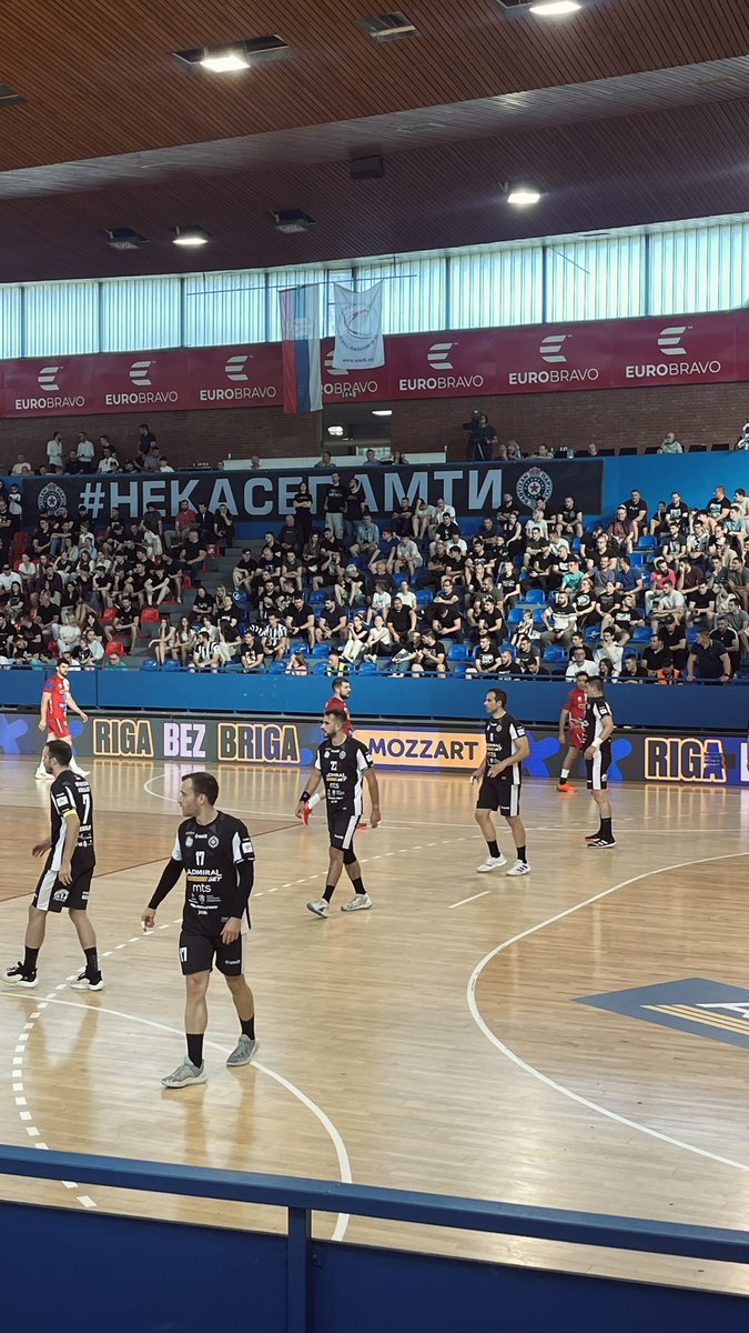 NavarenaP's tweet photo. @PartizanNet Naravno !!! https://t.co/E0qJ9UW6Dx