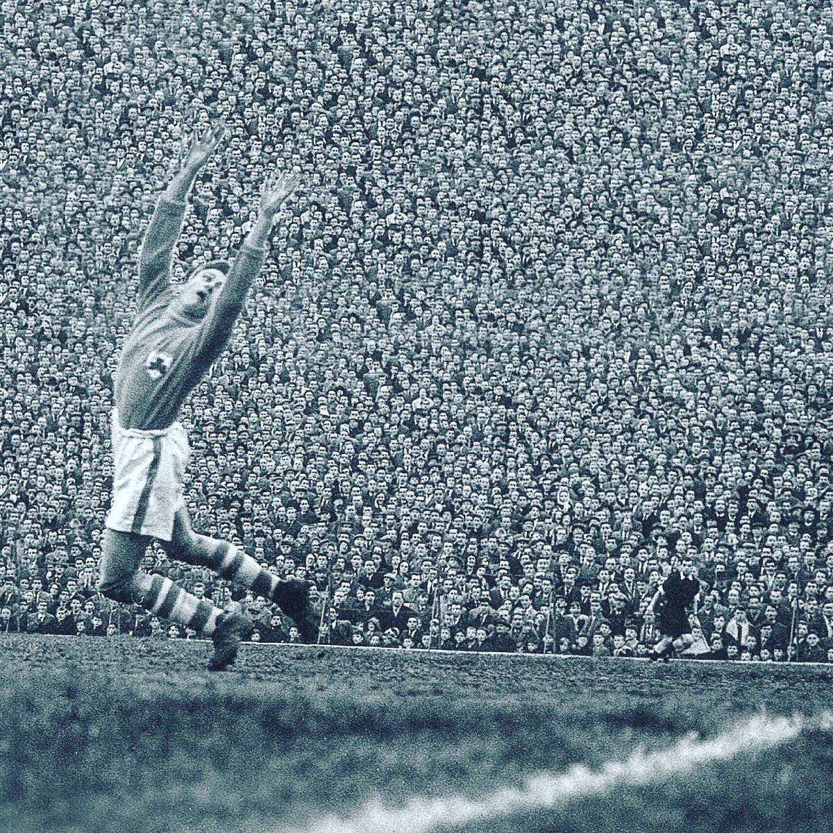 Saw Dalyer was trending. This is probably my favourite photo of the old girl. She is getting a face lift but Dalymount Park is the spritual home of Irish football