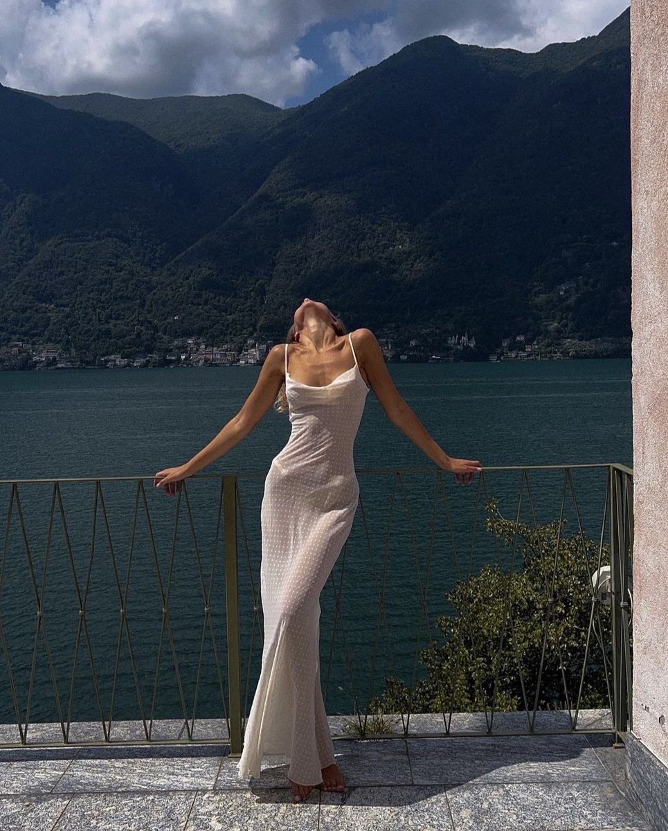 yslgirlx's tweet image. timeless elegance