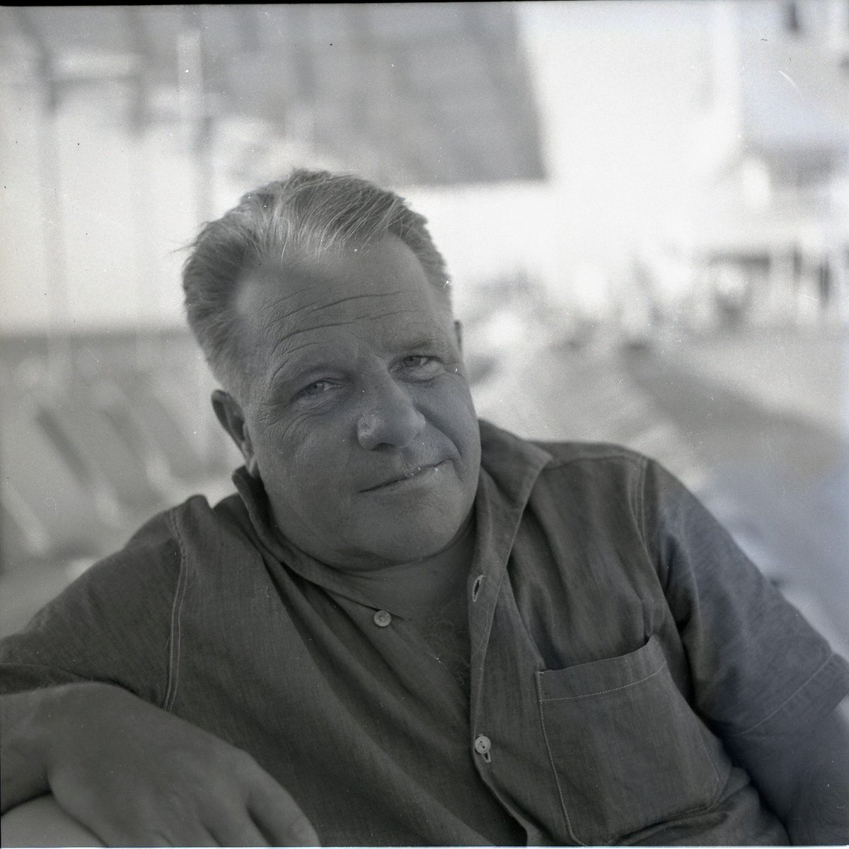"L'amoureux a peur du carnaval", dit le proverbe. Et avec l'apparition de ces créatures en robes noires qui émergent de tous les recoins de la nuit, tout se trouve finement altéré.

Balthazar, Lawrence Durrell.