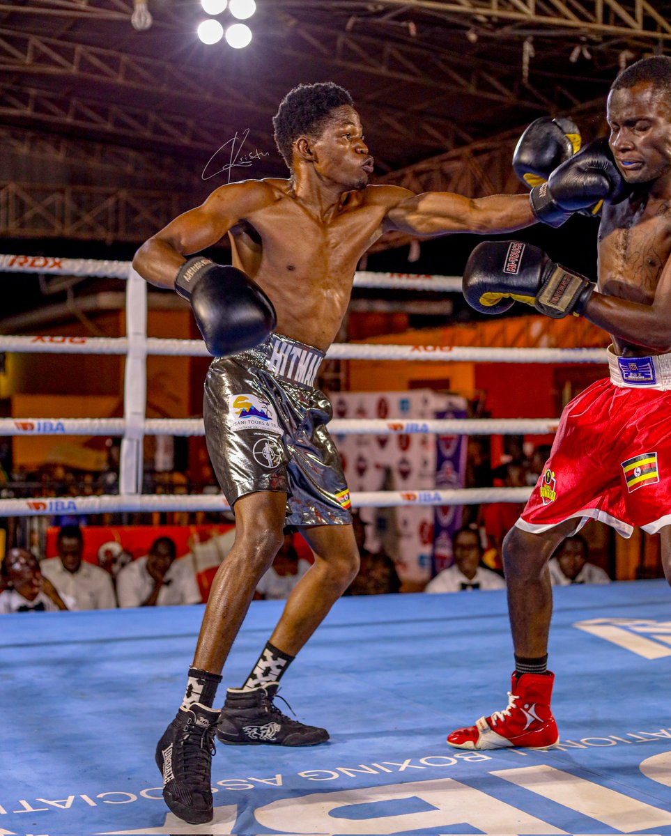 #UBCL Week 3 🔵Kakande Bruno (Lukanga BC) wins 4:1 split against 🔴Nkusa Alawi (Kyengera BC) ▪️Elite 48Kgs