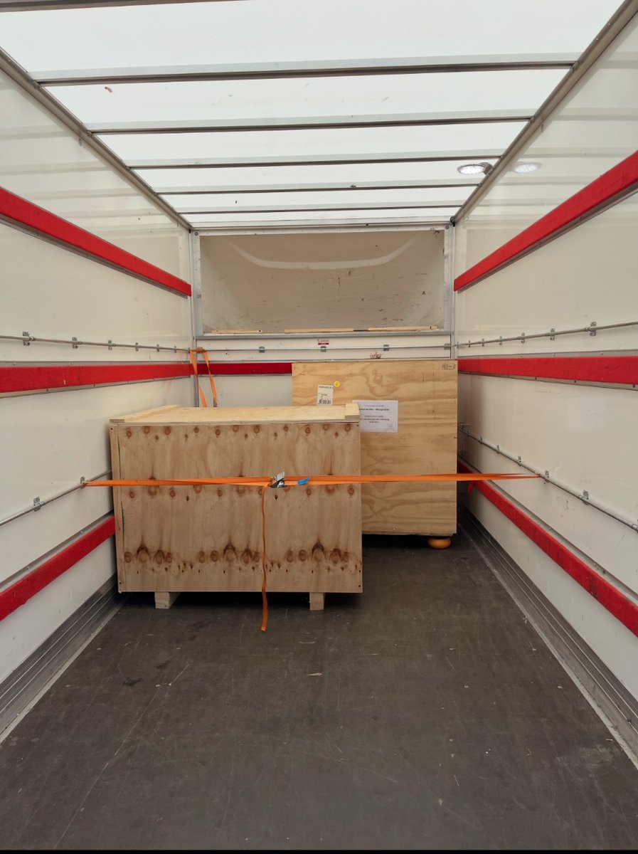 stanlarroque's tweet image. Did a 1000 miles trip to get very high end optical metrology equipments for Lynx (Zygo & Taylor Hobson stuff). Felt like transporting nitroglycerin by scooter.
