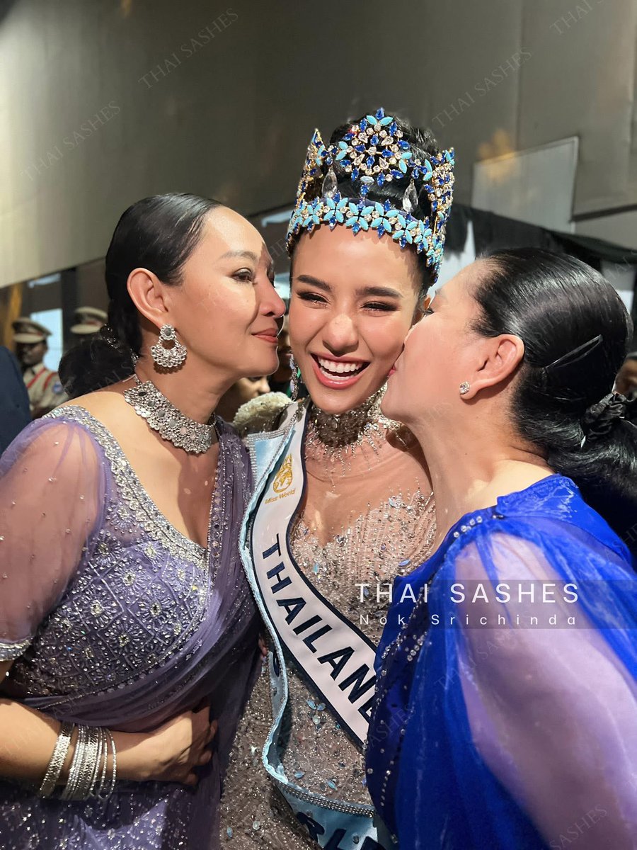 หม่อมมง tweet media