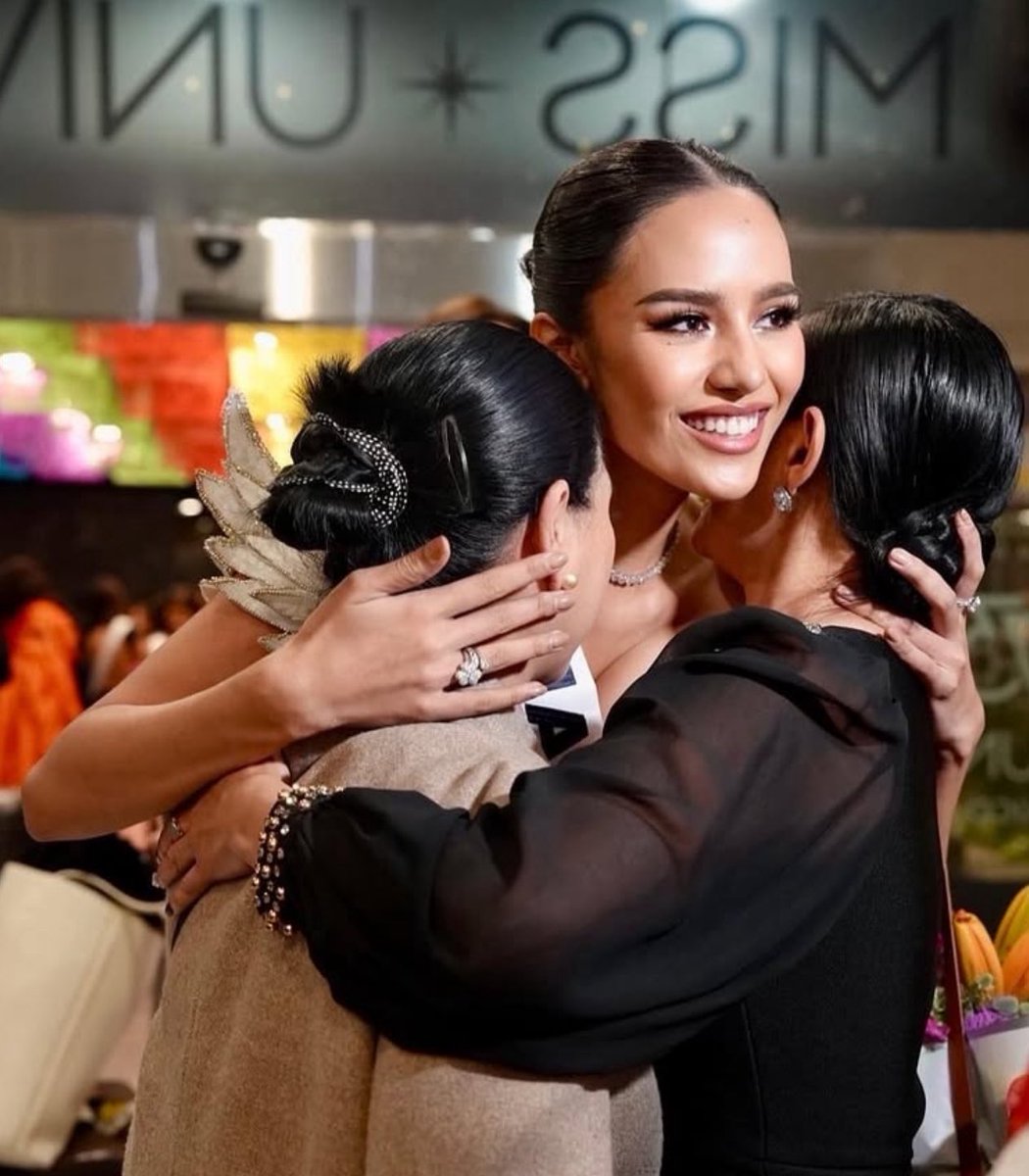 หม่อมมง tweet media