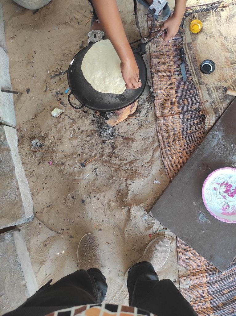 mohessa822942's tweet image. I thank the generous brother who helped me buy food and flour, and by God's grace, it was provided for my family and mother. I hope other donors will consider me again. Thank you.