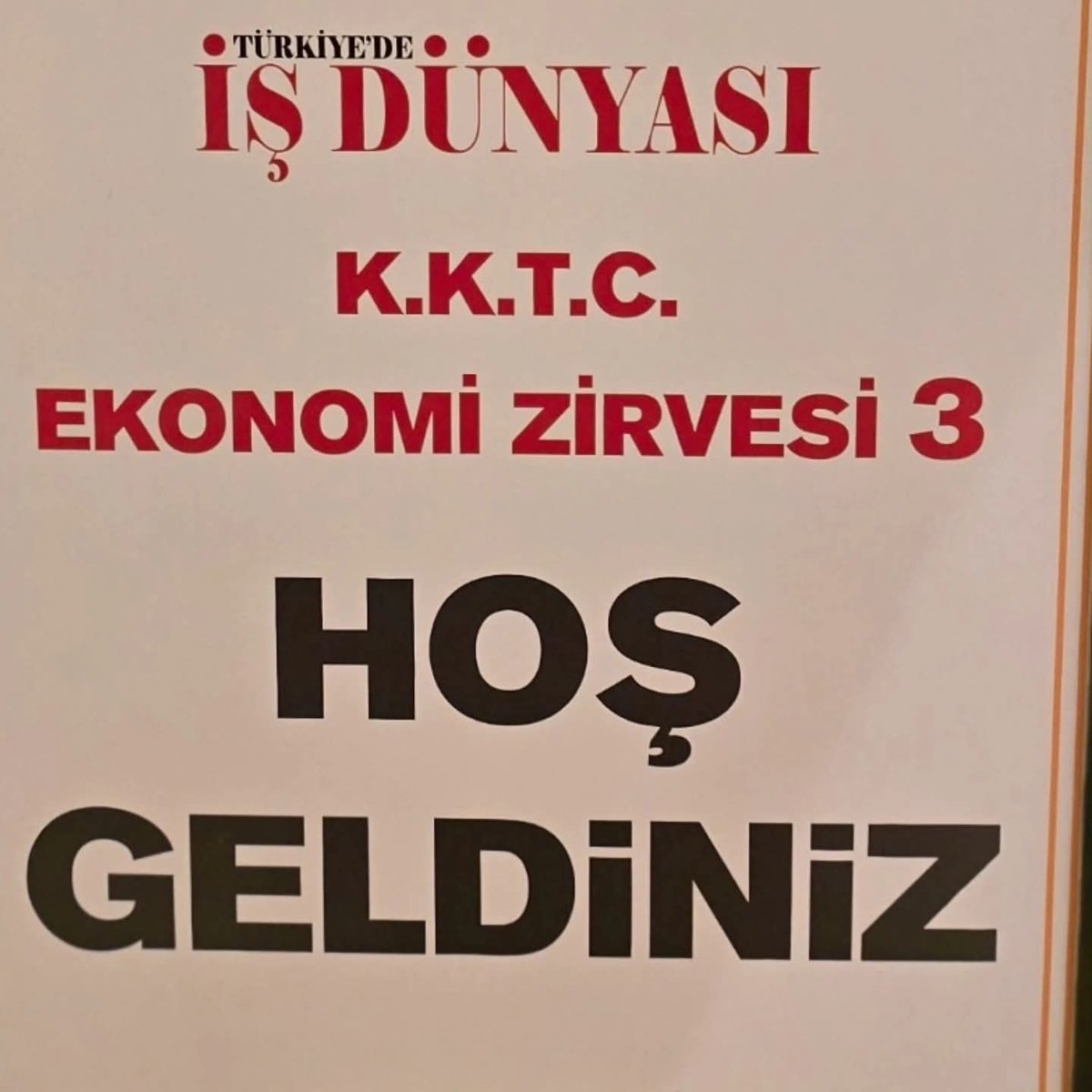 Türkiye'de  İş Dünyası Dergisi tarafından bu yıl 3.sü  düzenlenen Ekonomi Zirvesi'ne katıldım.  Bu önemli zirvede yer almaktan ve katkı sağlamaktan dolayı mutluluk duydum. Yeni iş birliklernin oluşturulmasına zemin hazırlayan bu organizasyonda emeği geçen herkese teşekkür ederim