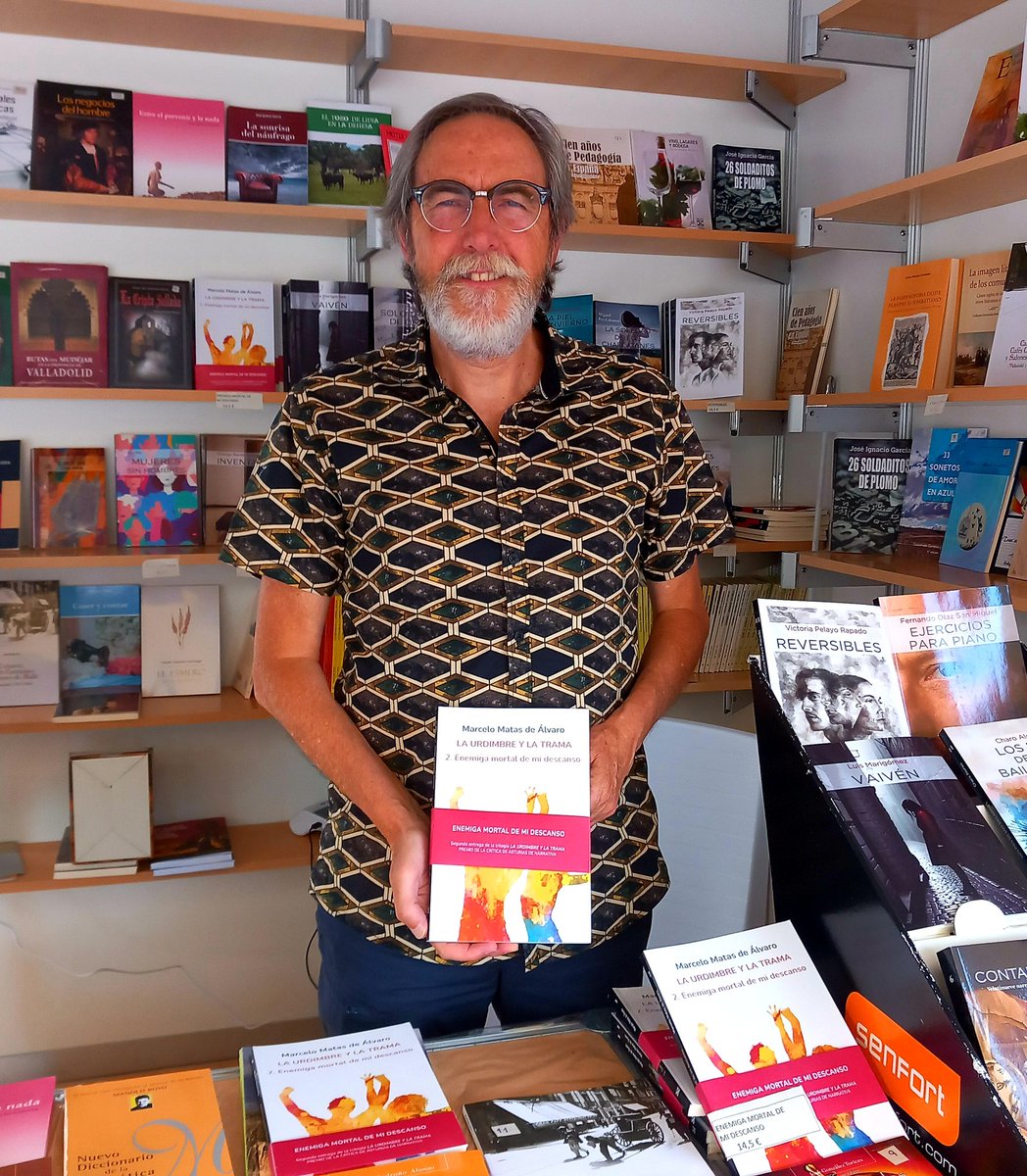 CastillaEdicion's tweet photo. Esta tarde Marcelo Matas de Álvaro está firmando libros en nuestra caseta de la @FerialibroVLL https://t.co/a9wuNzwxFa