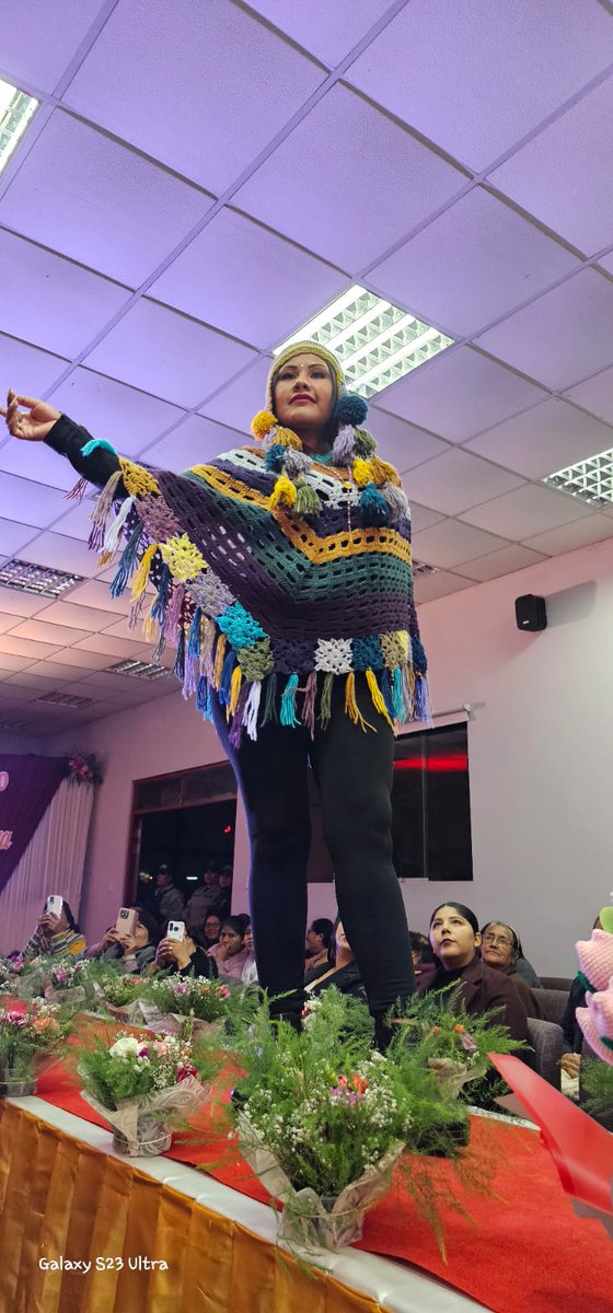 INPEgob's tweet image. ✨Talento que abriga y empodera✨ | El EP Mujeres Tacna presentó con orgullo su desfile de modas “Otoño-Invierno”, una pasarela donde las internas mostraron las prendas tejidas en el taller productivo del penal. #ModaConSentido #INPEProductivo #ReinserciónConEstilo