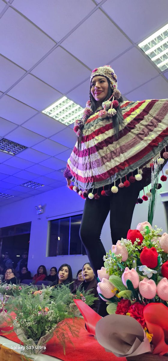 INPEgob's tweet image. ✨Talento que abriga y empodera✨ | El EP Mujeres Tacna presentó con orgullo su desfile de modas “Otoño-Invierno”, una pasarela donde las internas mostraron las prendas tejidas en el taller productivo del penal. #ModaConSentido #INPEProductivo #ReinserciónConEstilo