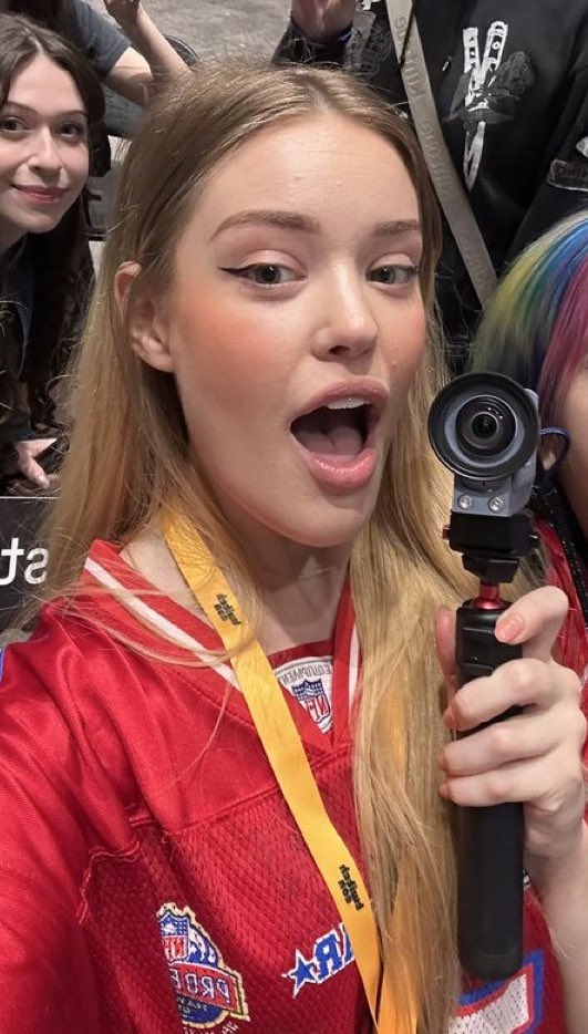 lexiethinkr's tweet image. lexie at twitchcon !! 💜