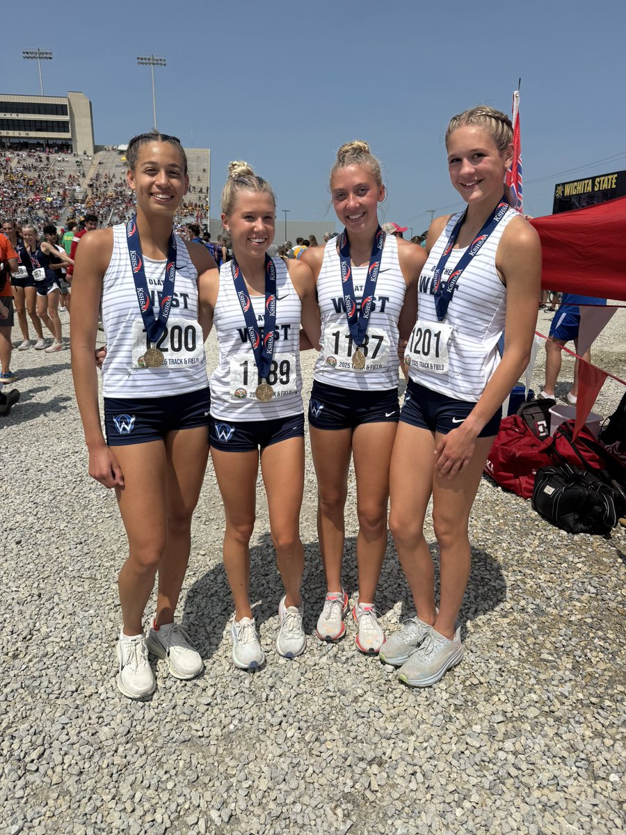 4x800 CHAMPS!! 5 in a row!! 

McKenna Taldo - Liz Browning - Laynie Clements - Jasmine Stiede
