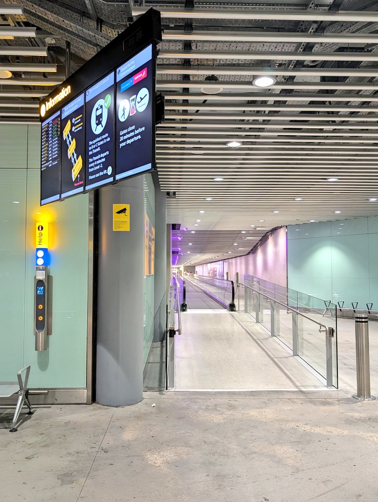 dctyne's tweet photo. Heading off to Jordan for the week, and once again had an opportunity to walk along the abandoned walkway on level -4 in Heathrow T5, whilst everyone piles onto the shuttle trains, two levels up! https://t.co/Gg7dnlbI4s