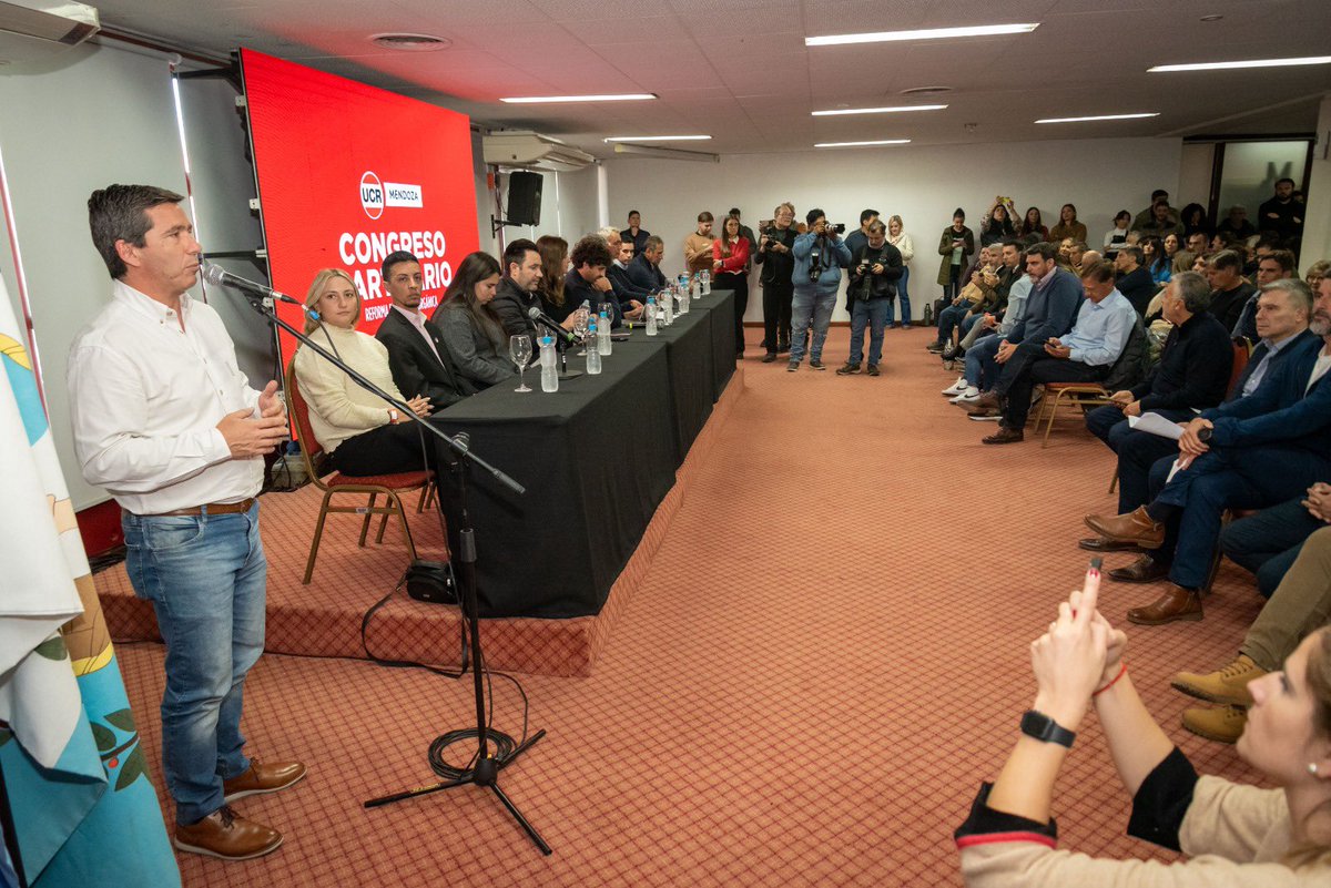 El partido de la democracia va a definir sus candidatos de la forma más representativa y federal, a través de sus congresales 🇵🇱

Un nuevo Congreso de la <a href="/ucrmendoza/">UCR Mendoza</a> que reafirma el compromiso de seguir transformando Mendoza, con responsabilidad y transparencia.