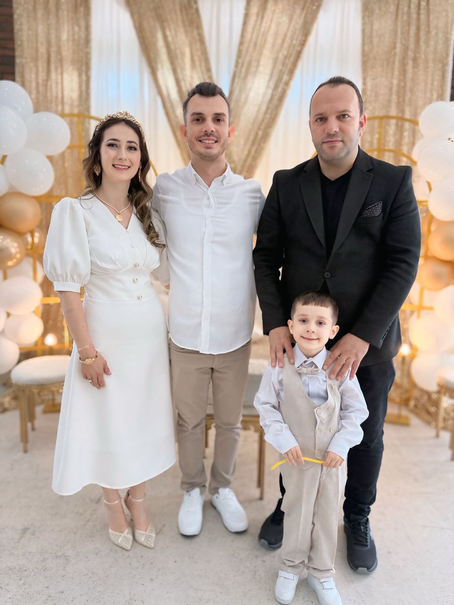 grup_anka's tweet photo. Songül Hanım ve Aydın Bey’in biricik yavruları Deniz Efe ve Asil Ege’nin sünnet düğününde sahne aldık, ailemizi tebrik ediyoruz🌸❤️☺️ https://t.co/bSgNJ1qKJa