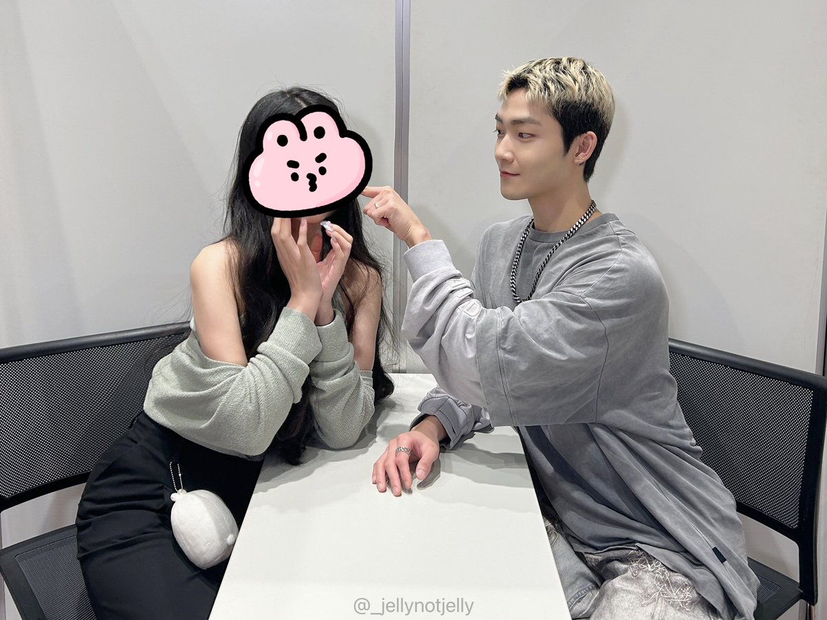 250531 특전회 #케빈🩶 

준비안된 상태로 스탭이 촬영 눌러버렸다는….