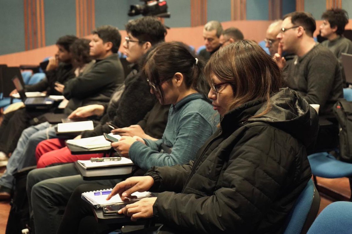 Cultura C3 (@cultura_c3) on Twitter photo 🚀 ¡Empezó el evento de C3 en la Universidad Nacional de Salta!
👉Workshop Introductorio a #Cardano y Smart Contracts
-Con Valentín Cerutti de <a href="/txpipe_tools/">TxPipe</a> <a href="/txpipe_esp/">TxPipe en español</a>
💻A cargo de : <a href="/micrograx/">Valentino Cerutti</a> <a href="/alesinviolentin/">Ale</a>
Gracias! <a href="/FedeWeill/">Fede Weill 🧉</a> , siempre apoyando iniciativas por todo 🚀 ¡Empezó el evento de C3 en la Universidad Nacional de Salta!
👉Workshop Introductorio a #Cardano y Smart Contracts
-Con Valentín Cerutti de <a href="/txpipe_tools/">TxPipe</a> <a href="/txpipe_esp/">TxPipe en español</a>
💻A cargo de : <a href="/micrograx/">Valentino Cerutti</a> <a href="/alesinviolentin/">Ale</a>
Gracias! <a href="/FedeWeill/">Fede Weill 🧉</a> , siempre apoyando iniciativas por todo