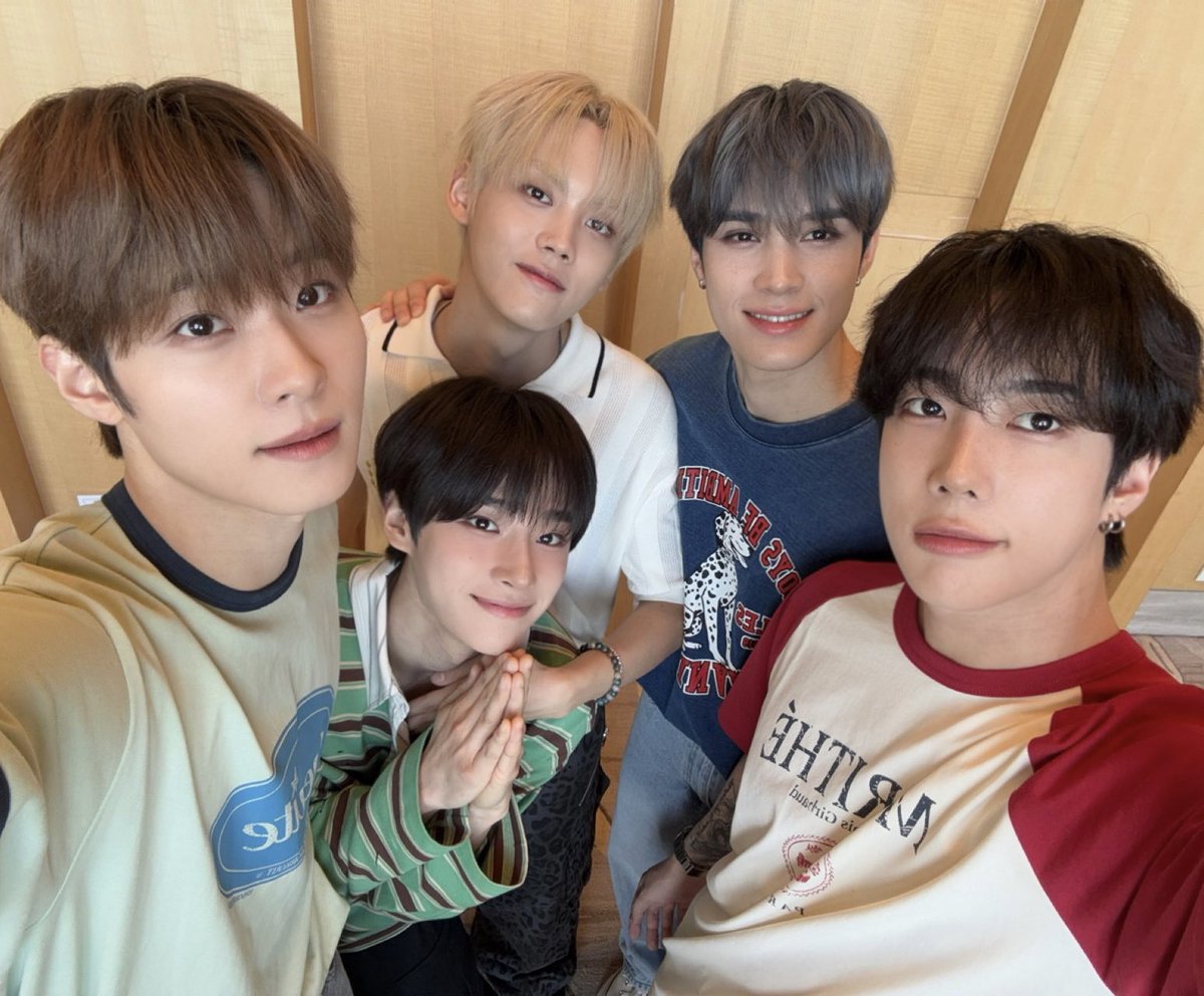 [💙_#원팩트]

'OUTSHINE THE HORIZON IN BANGKOK' 드디어 오늘이야😊
앤하트! 즐길 준비됐어?
좀 이따 만나자 ٩(๑ᵒ̴̶̷͈̀ ᗜ ᵒ̴̶̷͈́)و ̑̑ ✧

#ONEPACT #원팩트
#OUTSHINE_THE_HORIZON